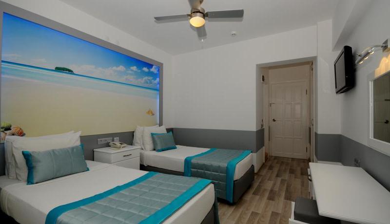 Blue Palace Hotel & Family