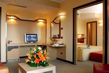 Golden Tulip Bellambriana