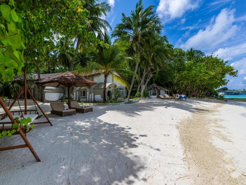 Nika Island Resort & Spa