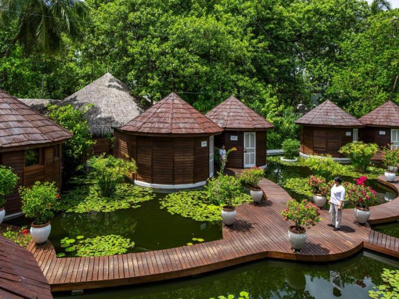 Nika Island Resort & Spa