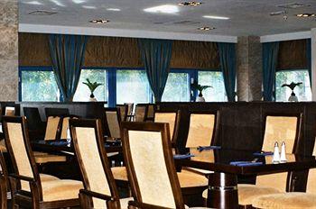 XO Hotels Blue Square