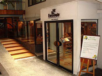 The Residence Airport & Spa