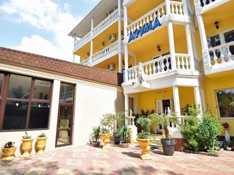 Афина (Дивноморское)