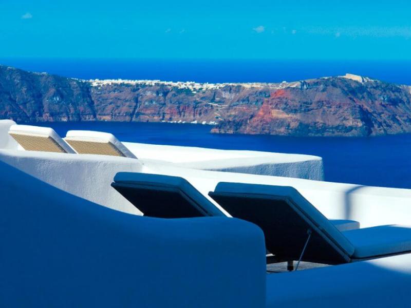 White Santorini Suites & Spa
