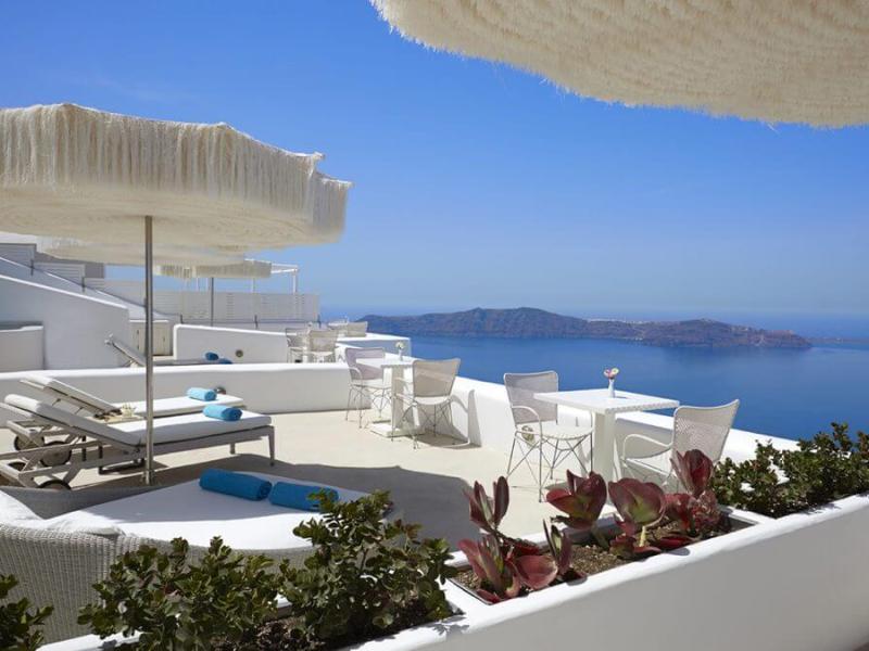 White Santorini Suites & Spa