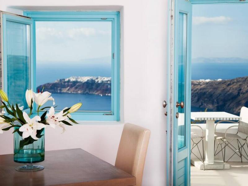 White Santorini Suites & Spa