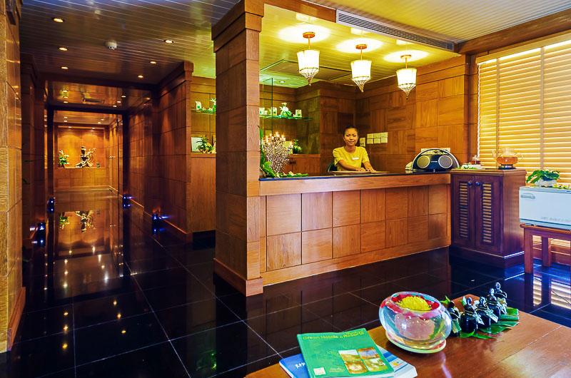 Seaview Patong Hotel