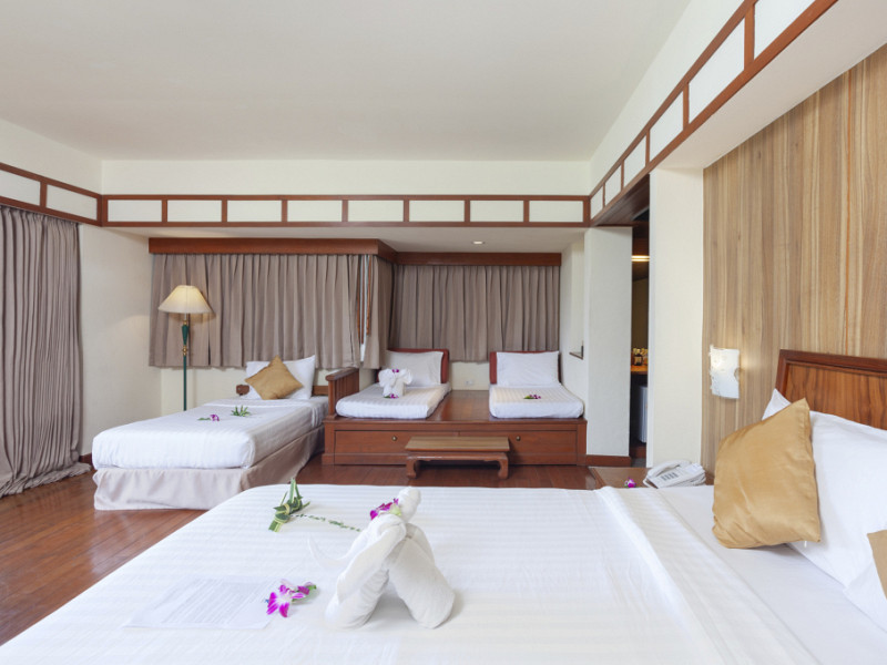 Seaview Patong Hotel