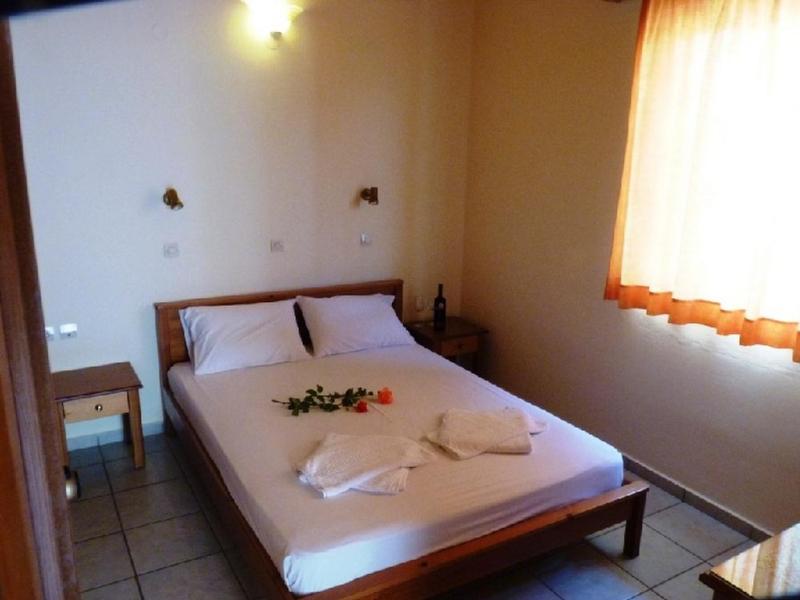 Medousa Apartments & Taverna
