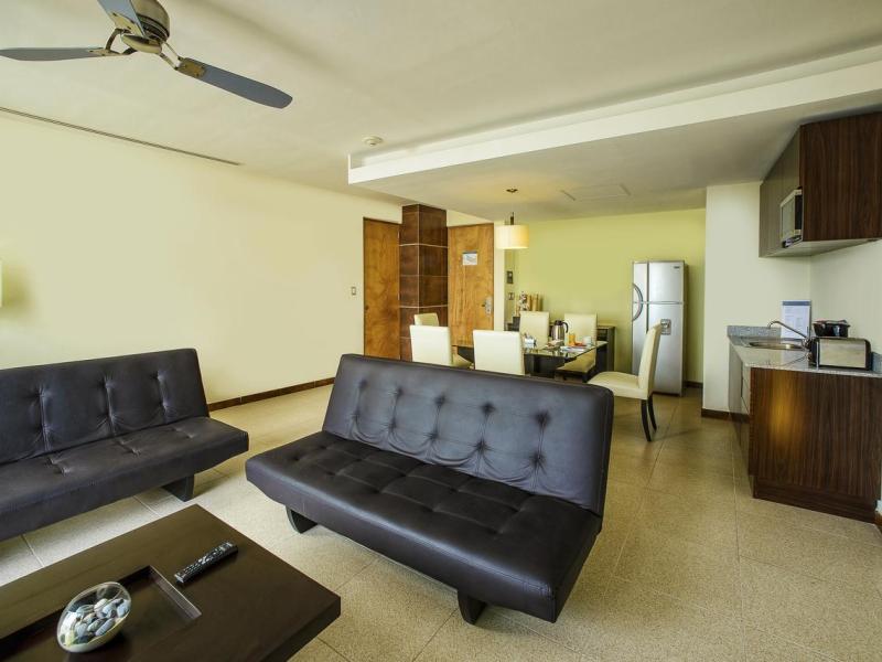 Krystal Urban Cancun Centro