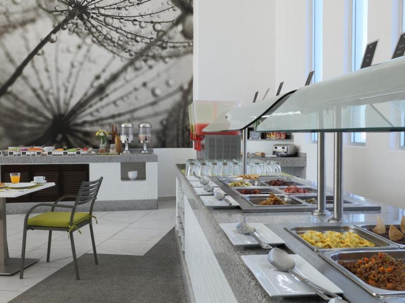 Krystal Urban Cancun Centro