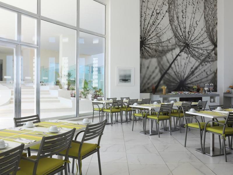 Krystal Urban Cancun Centro