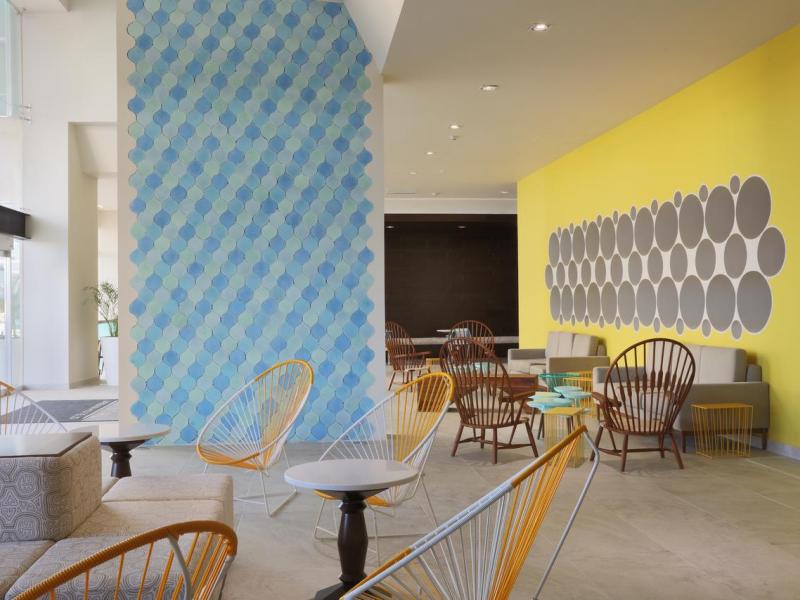 Krystal Urban Cancun Centro