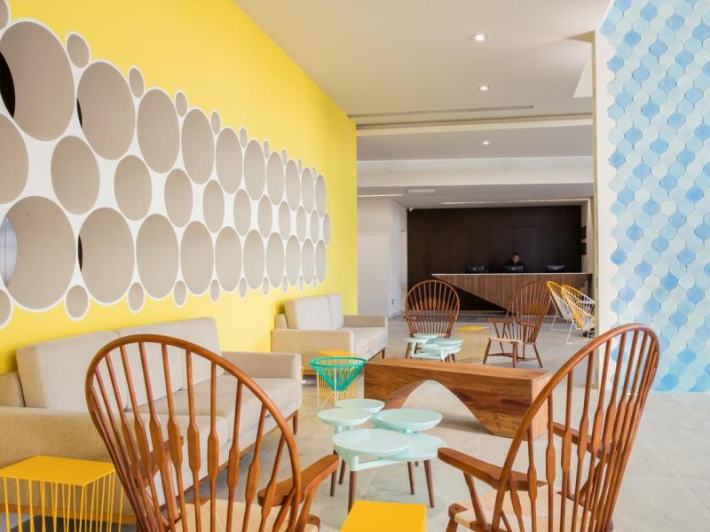 Krystal Urban Cancun Centro