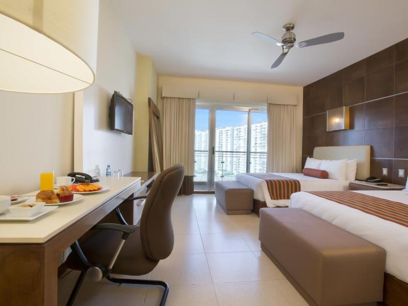 Krystal Urban Cancun Centro