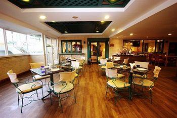 Evergreen Place Siam