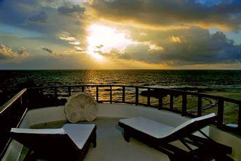Playa La Media Luna Hotel