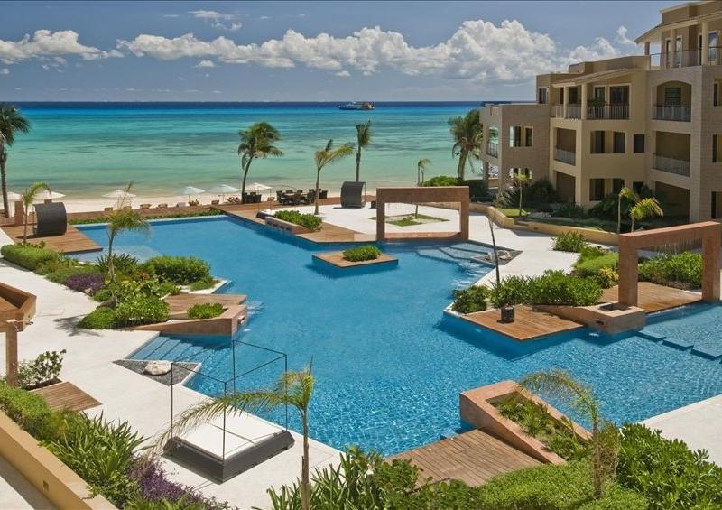 Encanto El Faro Luxury Ocean Front Condo-hotel