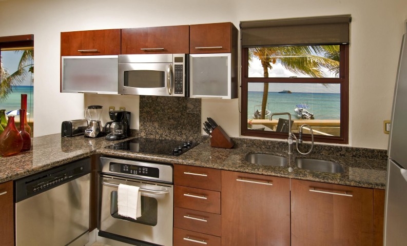 Encanto El Faro Luxury Ocean Front Condo-hotel