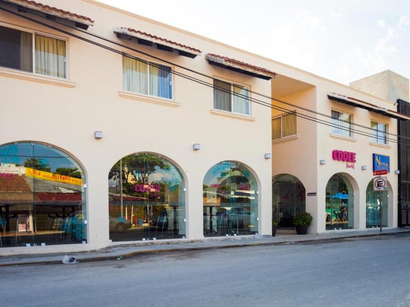 Nina Hotel & Beach Club