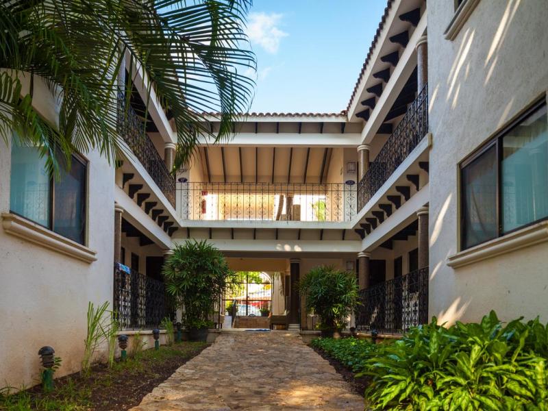 Nina Hotel & Beach Club