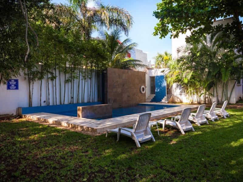 Nina Hotel & Beach Club