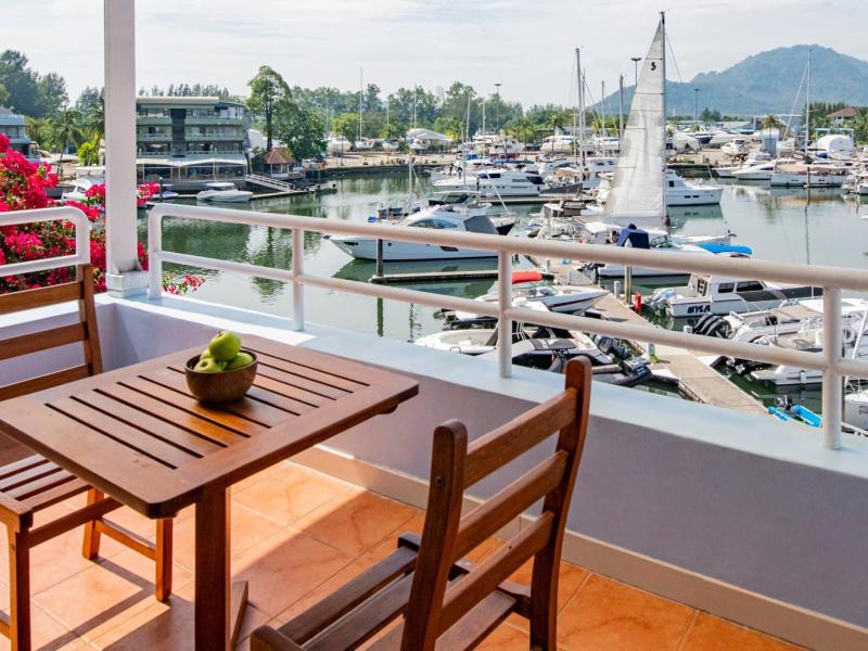 NH Boat Lagoon Resort