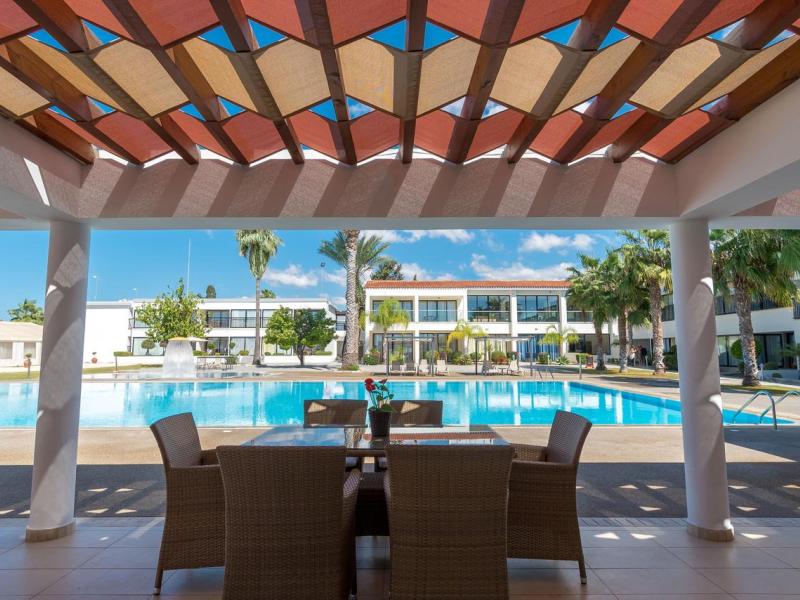 Royal Blue Hotel