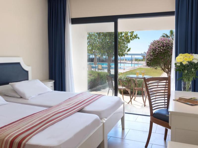 Royal Blue Hotel