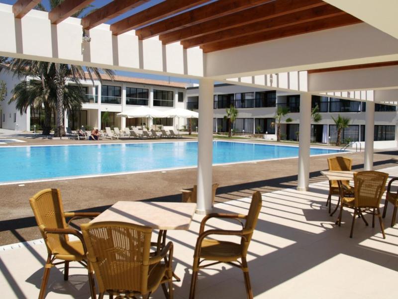 Royal Blue Hotel