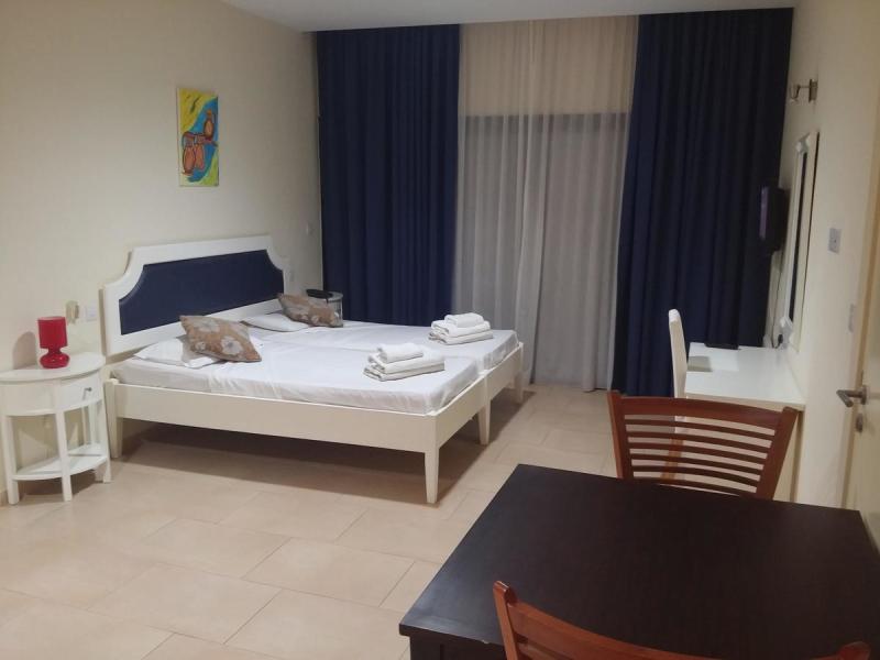 Royal Blue Hotel