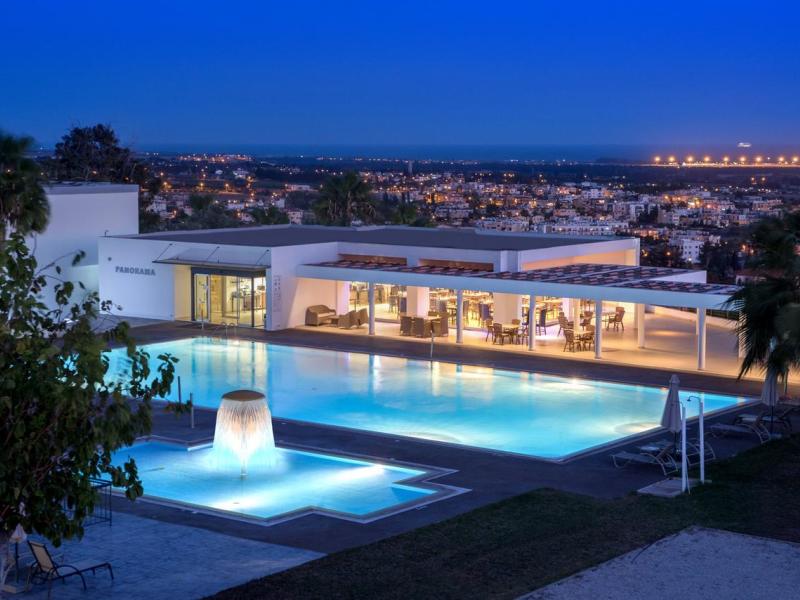Royal Blue Hotel