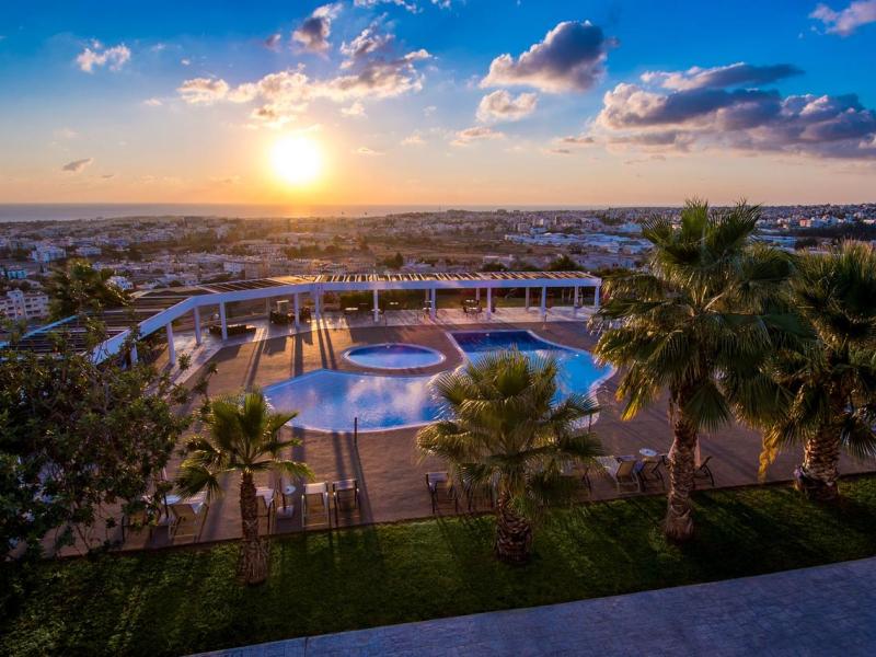Royal Blue Hotel