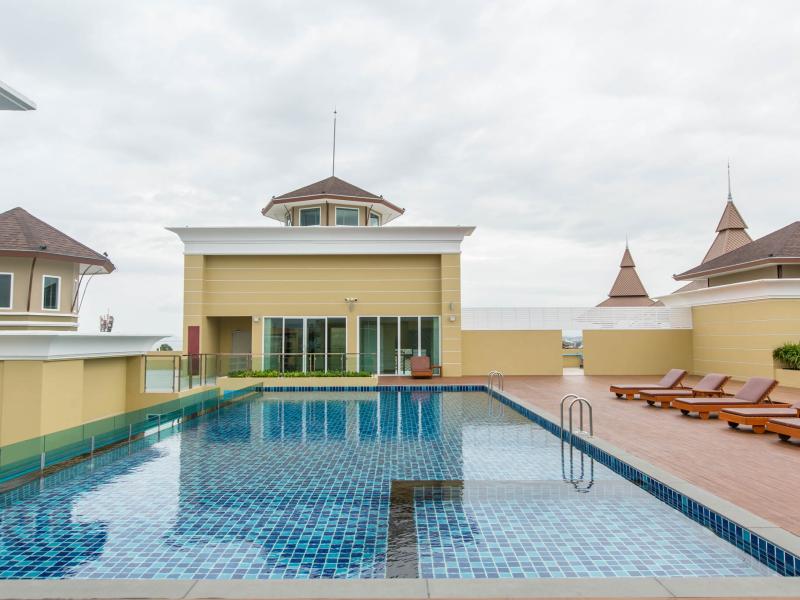 Crystal Palace Pattaya