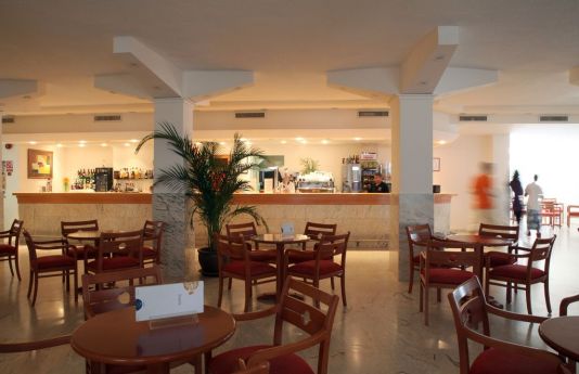 AzuLine Hotel Coral Beach