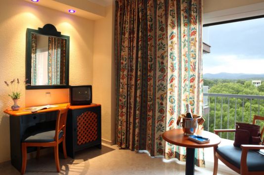 AzuLine Hotel Coral Beach