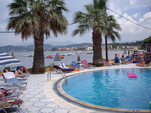 Maria`s Beach Hotel & Apartments