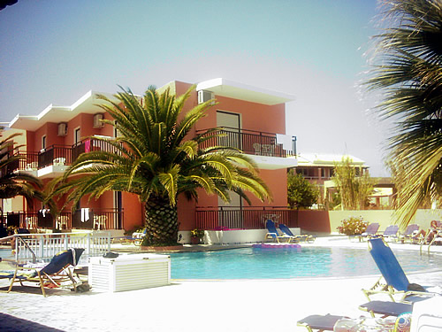 Maria`s Beach Hotel & Apartments