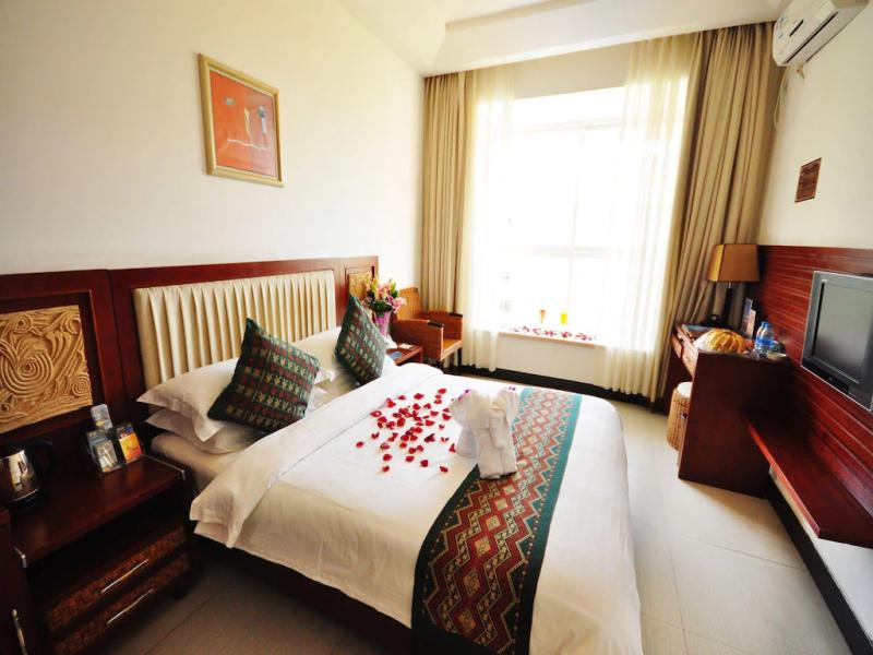 Yelan Bay Resort