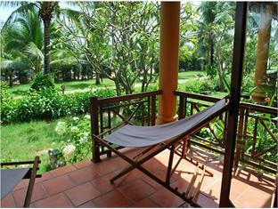 Sandhills Beach Resort & Spa