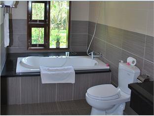 Sandhills Beach Resort & Spa