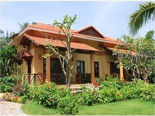 Sandhills Beach Resort & Spa