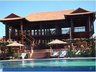 Sandhills Beach Resort & Spa