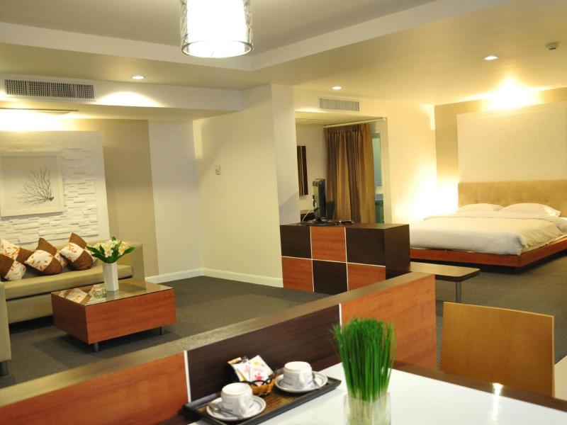 Flipper House Hotel