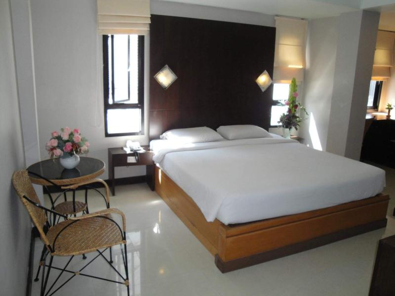Flipper House Hotel