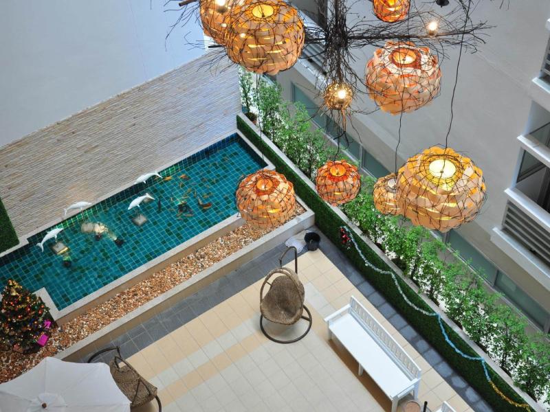 Flipper House Hotel