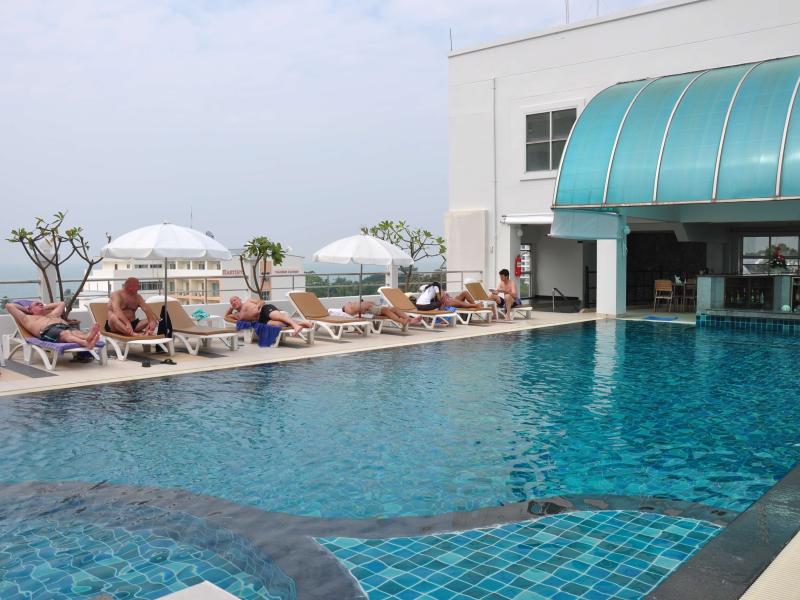 Flipper House Hotel