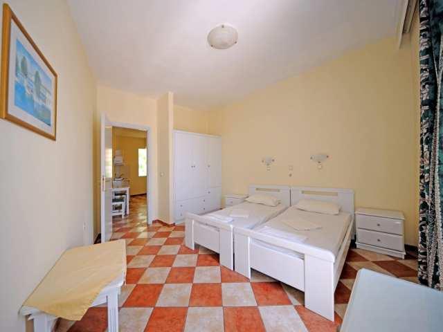 Argiri Hotel & Apartments