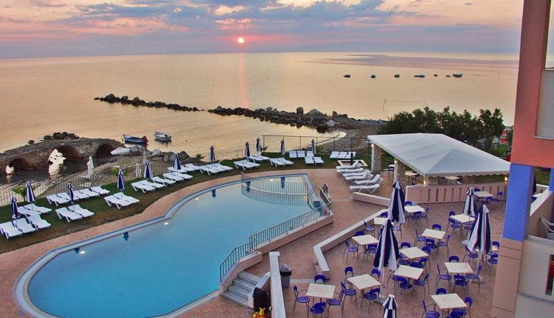 Xenos Kamara Beach Aparthotel