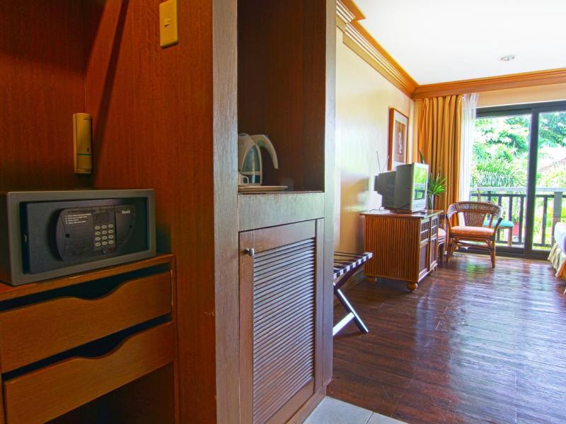 Boracay Tropics Resort